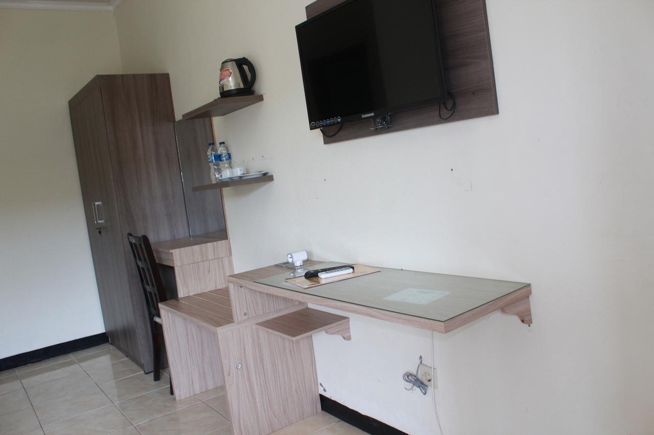 Mega Bintang Sweet Hotel 2 Cepu Ngoại thất bức ảnh