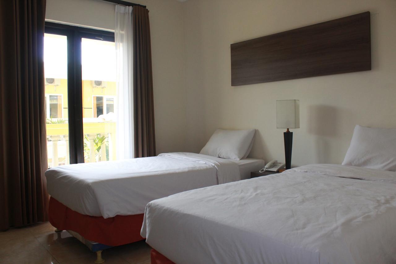 Mega Bintang Sweet Hotel 2 Cepu Ngoại thất bức ảnh