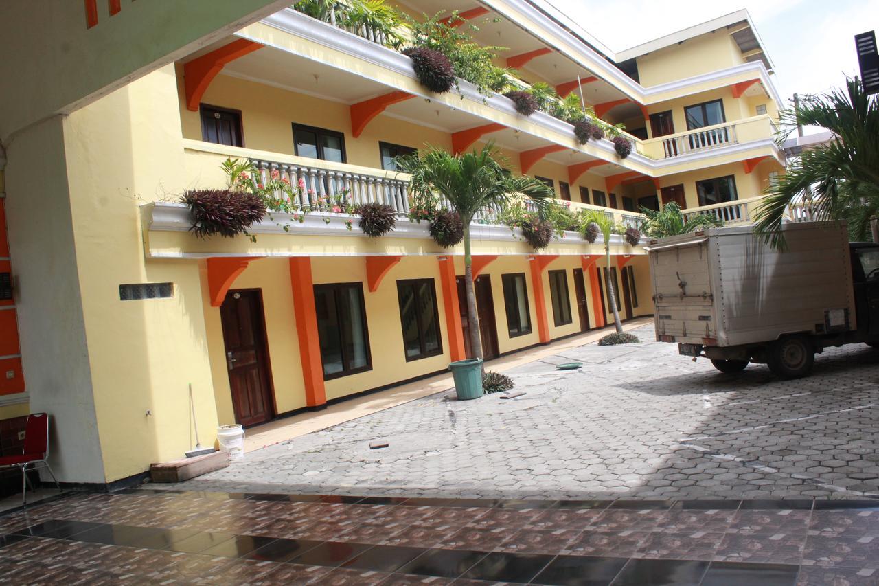 Mega Bintang Sweet Hotel 2 Cepu Ngoại thất bức ảnh
